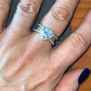 Dazzling Silver Triangle-Cut Women's Ring